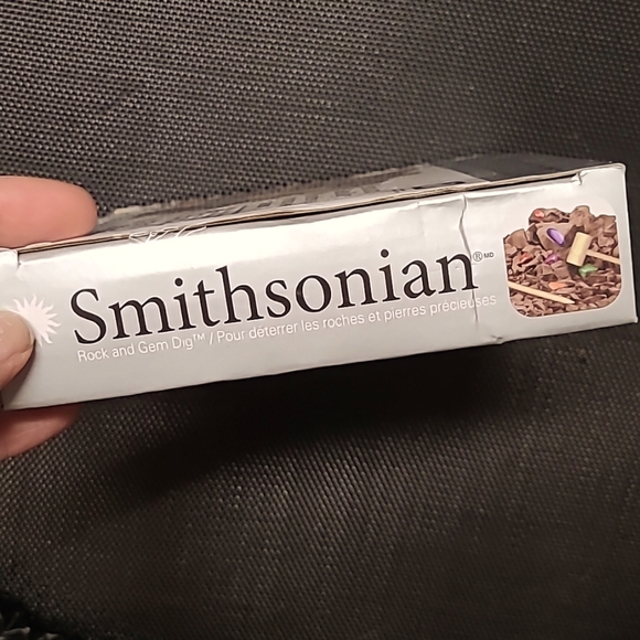 Smithsonian Rock & Gem Dig Kit | Educational Fun Project - Picture 2 of 2